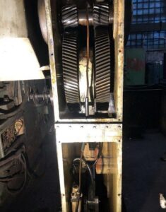 ナックルジョイントプレス Kuzlitmash KB8334 - 250 トン (写真 2)