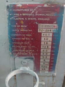 機械プレス Wilkins & Mitchell S4-400-10-63 - 400 トン (写真 3)
