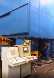 熱間鍛造プレス TMP Voronezh KB8542 - 1600 トン (写真 3)