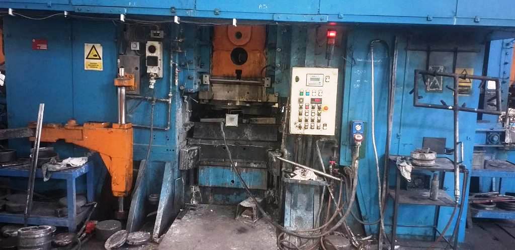 熱間鍛造プレス TMP Voronezh KB8542 - 1600 トン
