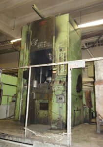 ナックルジョイントプレス Komatsu MKR 300 - 300 トン ID: 75765