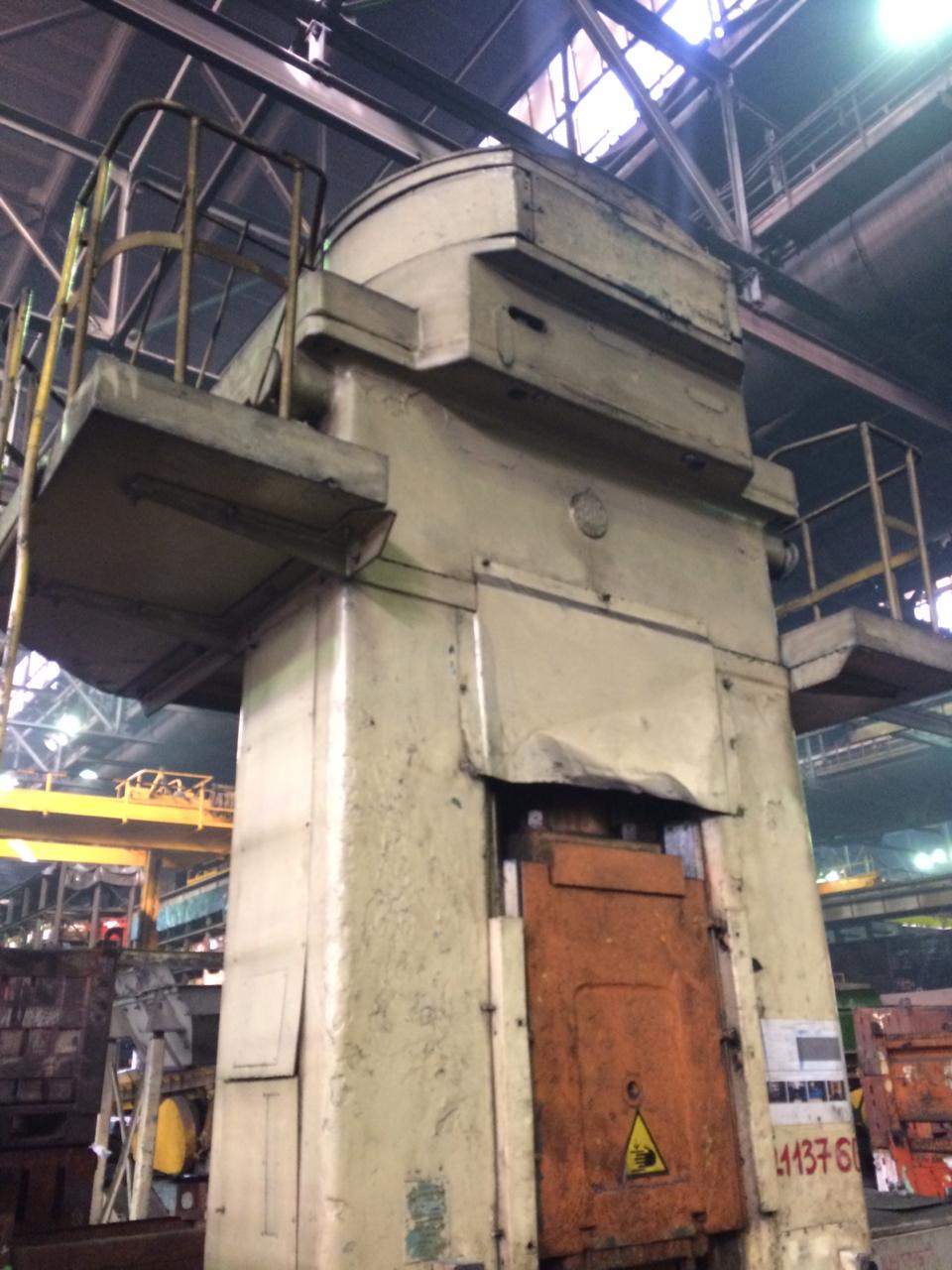 ねじプレス Chimkent F1736 - 400 トン