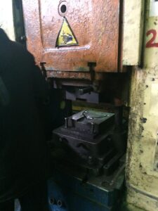 ねじプレス Chimkent F1736 - 400 トン (写真 8)