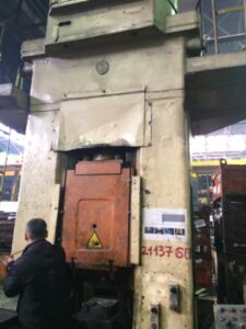 ねじプレス Chimkent F1736 - 400 トン (写真 9)