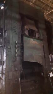 熱間鍛造プレス Kramatorsk K8548 - 6300 トン (写真 4)