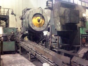 熱間鍛造プレス Komatsu CAH1000 - 1000 トン (写真 9)