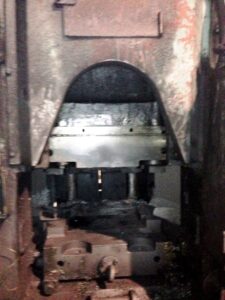 熱間鍛造プレス Komatsu CAH1000 - 1000 トン (写真 12)