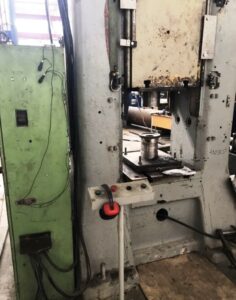 ねじプレス Chimkent F1734A - 250 トン (写真 1)