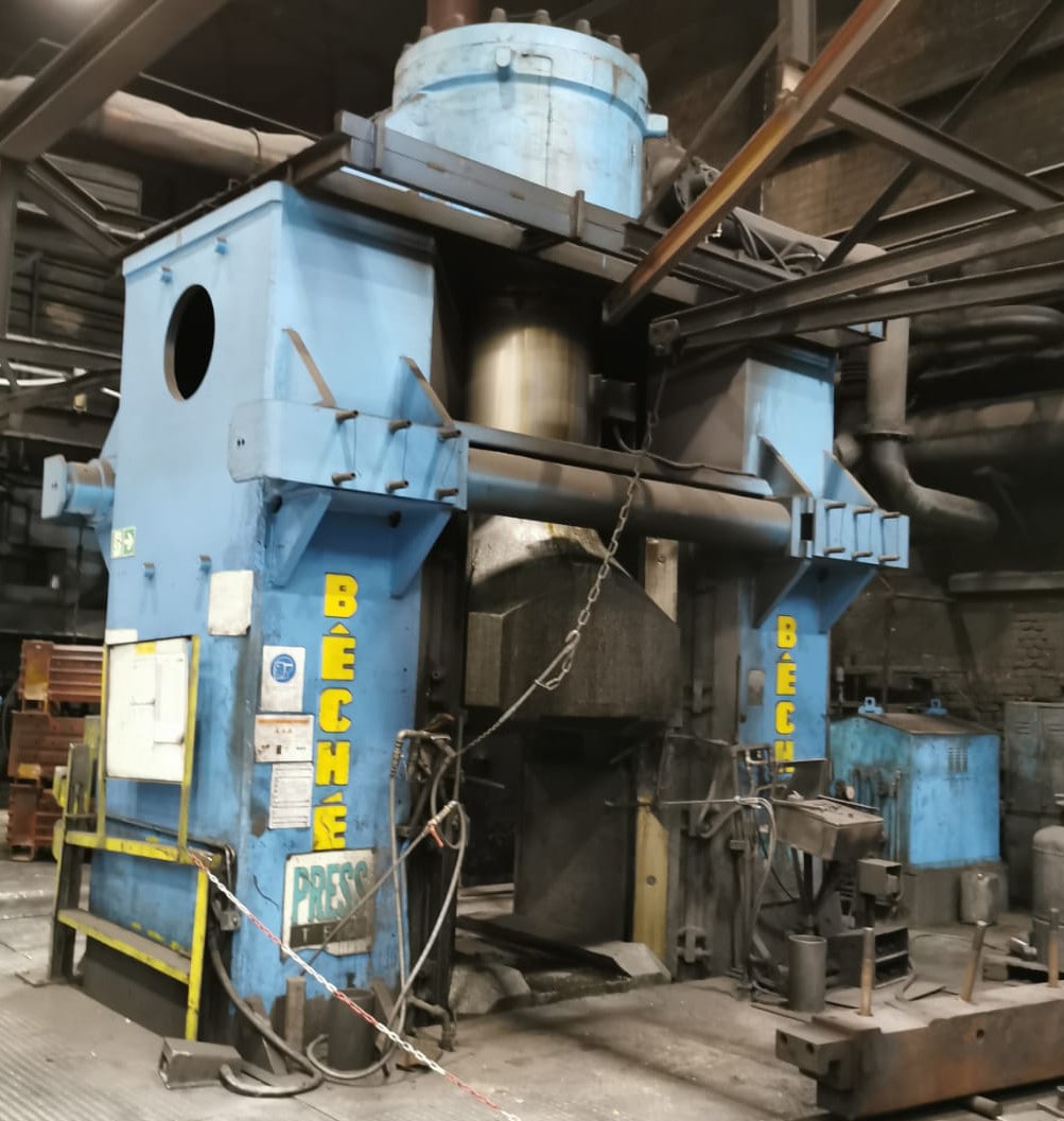 カウンターブロー鍛造ハンマー Beche DG 25H - 25 トン