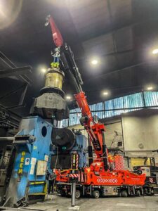 カウンターブロー鍛造ハンマー Beche DG 25H - 25 トン (写真 2)