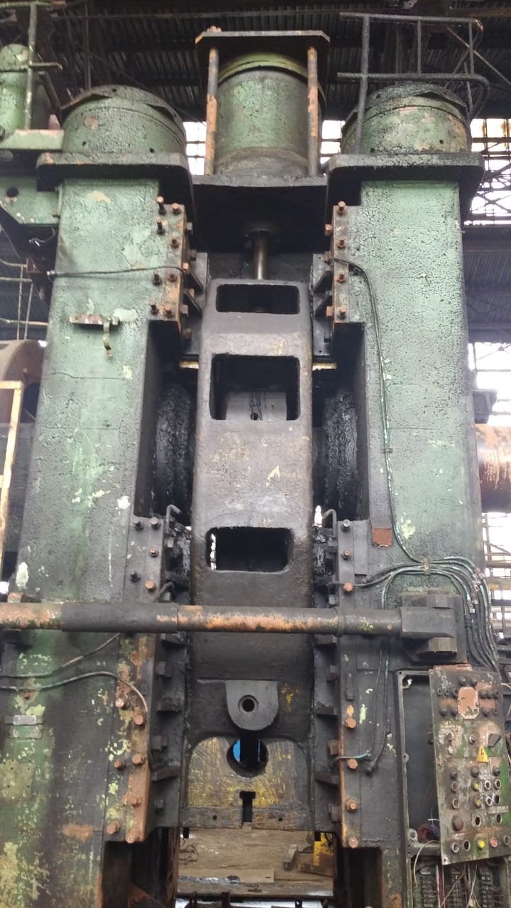 熱間鍛造ライン TMP Voronezh KB8542 - 1600 トン