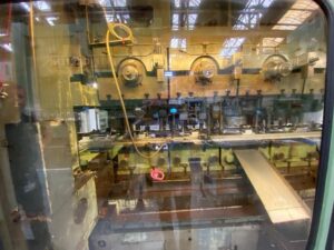 プレス機 Schuler TS4-2000-10-700 - 2000 トン (写真 8)