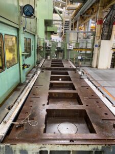 プレス機 Schuler TS4-2000-10-700 - 2000 トン (写真 11)