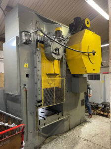 冷間押出プレス Barnaul KB0036 - 400 トン ID: 75973