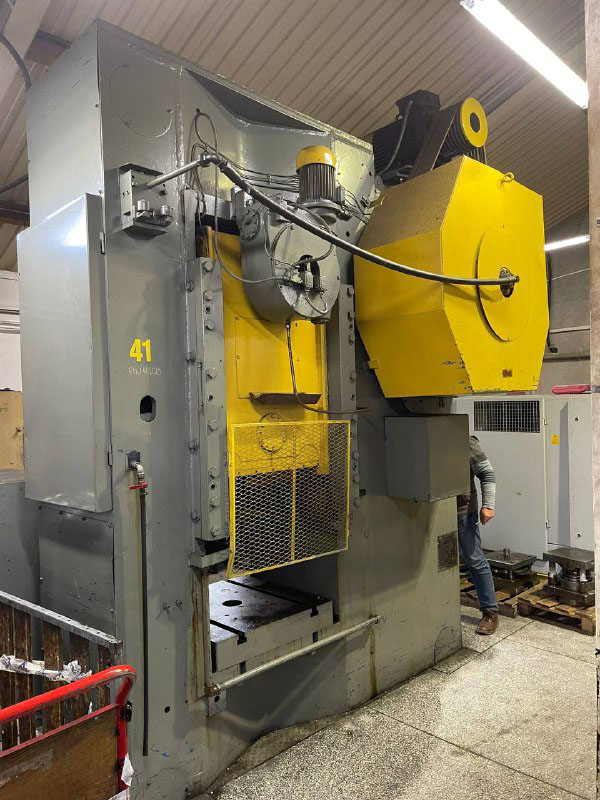 冷間押出プレス Barnaul KB0036 - 400 トン