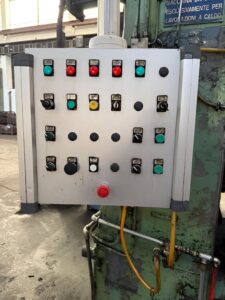 熱間鍛造プレス Clearing EF11600 - 1600 トン (写真 9)