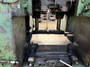 熱間鍛造プレス Clearing EF11600 - 1600 トン (写真 10)