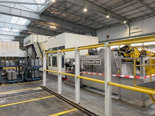 プレス機 Muller Weingarten VK 600 - 600 トン