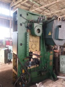 ナックルジョイントプレス Barnaul KB8336 - 400 トン ID: 75389