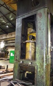 トリミングプレス TMP Voronezh KA9536 - 400 トン (写真 16)