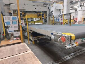 プレス機 Aida DSF-TE4-20000-730-250 - 2000 トン (写真 11)