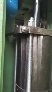 ナックルジョイントプレス Barnaul K8342 - 1600 トン (写真 2)