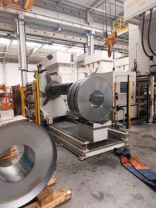 プレス機 Aida S4-20000/5500x2500/LD-ET3 - 2000 トン (写真 3)