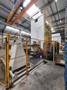 プレス機 Aida S4-20000/5500x2500/LD-ET3 - 2000 トン (写真 1)