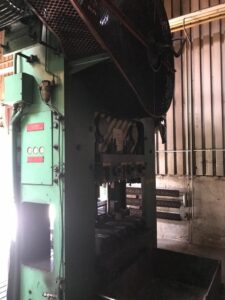 トリミングプレス Massey 250 MT - 250 トン (写真 4)