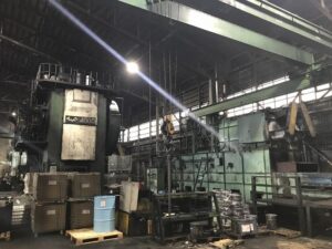 熱間鍛造プレス TMP Voronezh KB8046 - 4000 トン (写真 1)