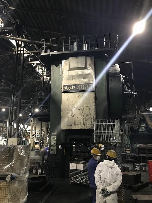 熱間鍛造プレス TMP Voronezh KB8046 - 4000 トン