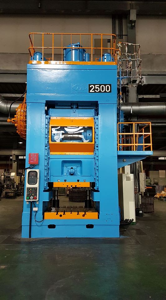 ナックルジョイントプレス TMP Voronezh K504.003.844 - 2500 トン