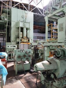 プレス機 Aida FT2-40 - 400 トン (写真 1)