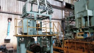 プレス機 Aida FT2-40 - 400 トン (写真 4)