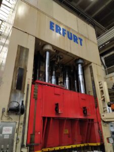 プレス機 Erfurt PYD 3-1500+1000/4500X2500/2400 FS E - 1500 トン (写真 2)