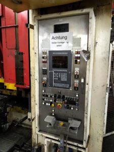 プレス機 Erfurt PYD 3-1500+1000/4500X2500/2400 FS E - 1500 トン (写真 7)