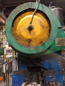 熱間鍛造プレス Komatsu CAH2000 - 2000 トン (写真 9)