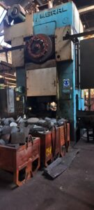 熱間鍛造プレス Smeral LZK 1600 - 1600 トン (写真 1)