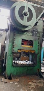 トリミングプレス Ravne 630T - 630 トン ID: 75412