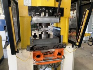 ナックルジョイントプレス Grabener GK 360 - 360 トン (写真 2)