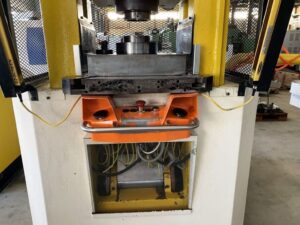 ナックルジョイントプレス Grabener GK 360 - 360 トン (写真 3)