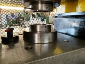 ナックルジョイントプレス Grabener GK 360 - 360 トン (写真 4)