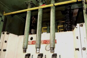 機械プレス Rovetta S2-400-1600-1220 - 400 トン (写真 2)