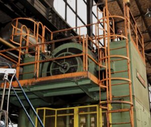 機械プレス Rovetta S2-400-1600-1220 - 400 トン (写真 16)