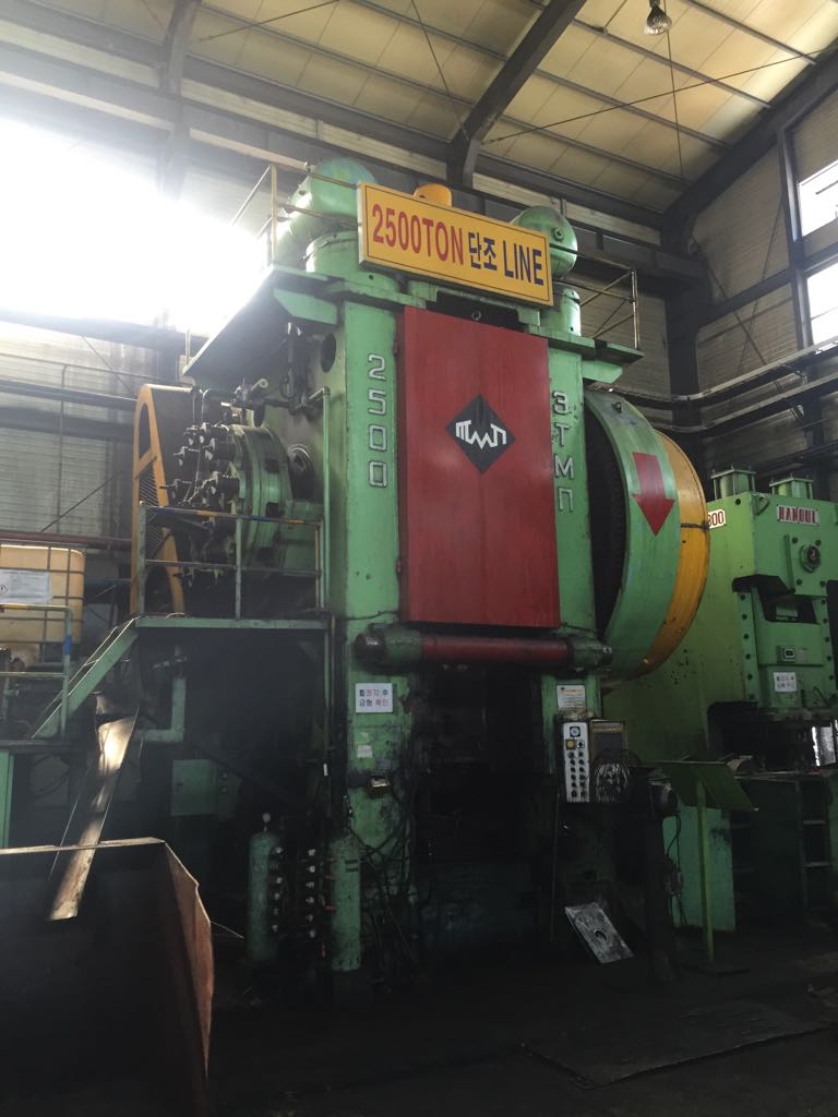 熱間鍛造プレス TMP Voronezh K8544 - 2500 トン