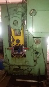 ナックルジョイントプレス Kuzlitmash KB8334 - 250 トン (写真 2)