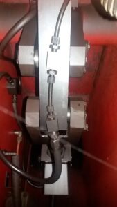 ナックルジョイントプレス Kuzlitmash KB8334 - 250 トン (写真 3)