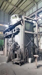 カウンターブロー鍛造ハンマー Beche DGH40 - 40 トン (写真 1)