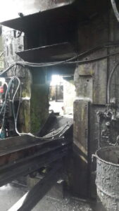 熱間鍛造プレス Ajax 2500 MT - 2500 トン (写真 8)