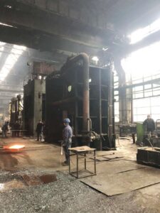 カウンターブロー鍛造ハンマー Beche DGH40 - 40 トン (写真 4)